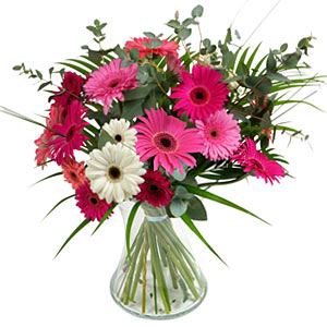15 adet gerbera ve vazo çiçek tanzimi  Adana çiçek siparişi online çiçek gönderme sipariş 